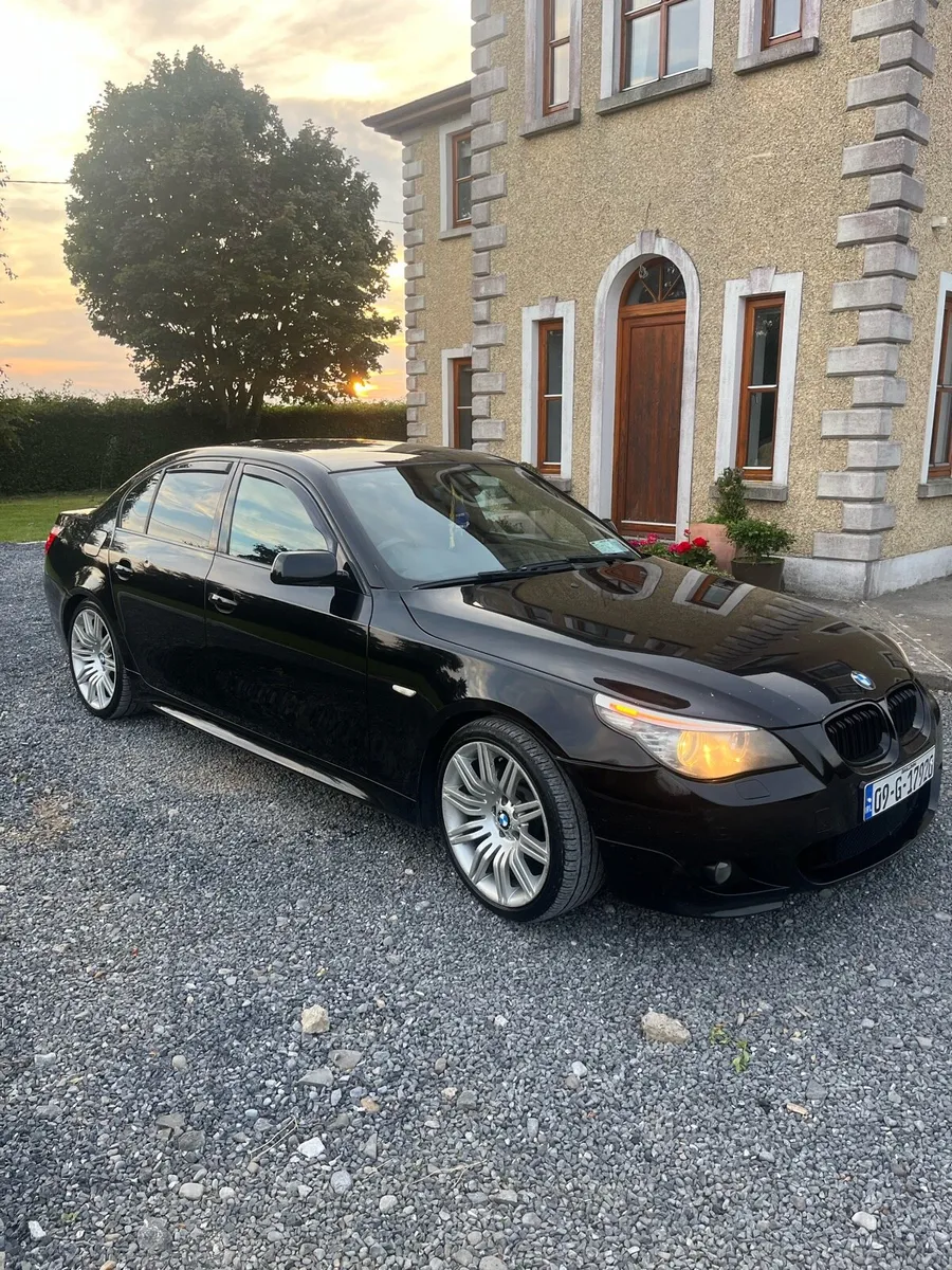 BMW 5-Series - Image 3