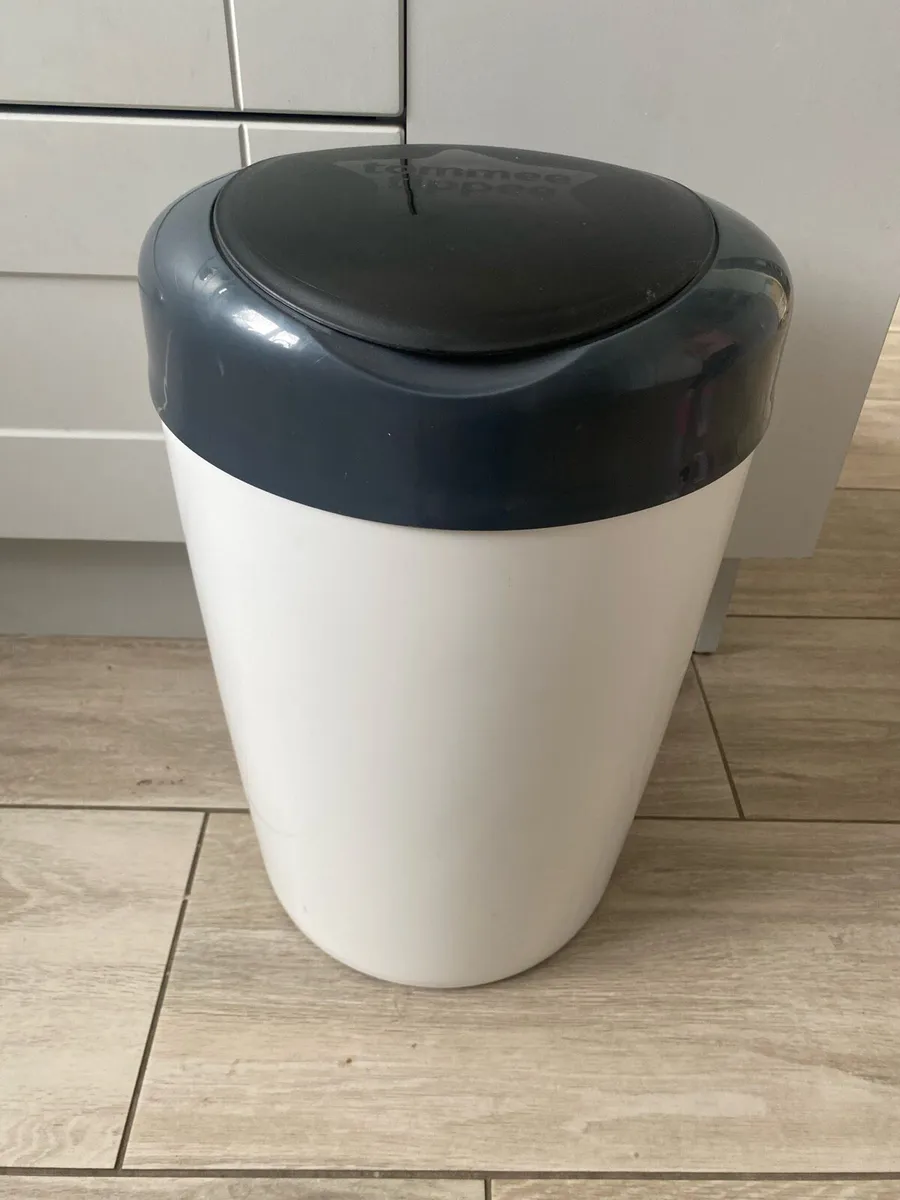 Tommee Tippee Simplee Sangenic Nappy Bin+refills - Image 1