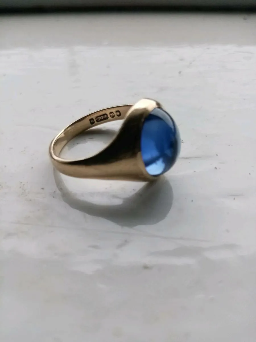 Stunning 9ct Solid Gold Ring - Image 2