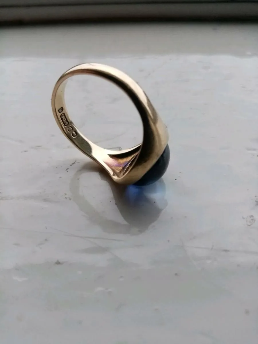 Stunning 9ct Solid Gold Ring - Image 3