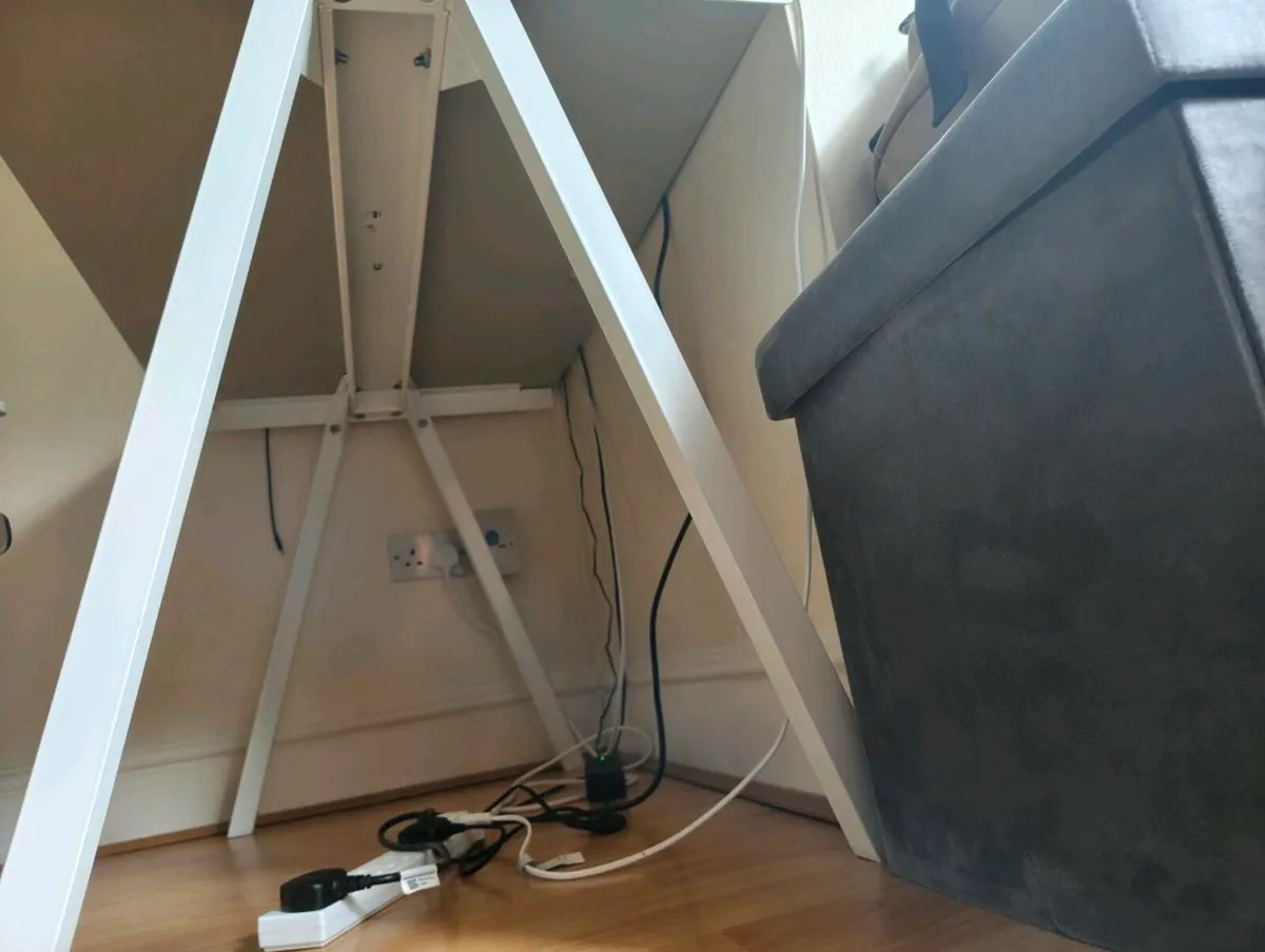Desk - Image 3