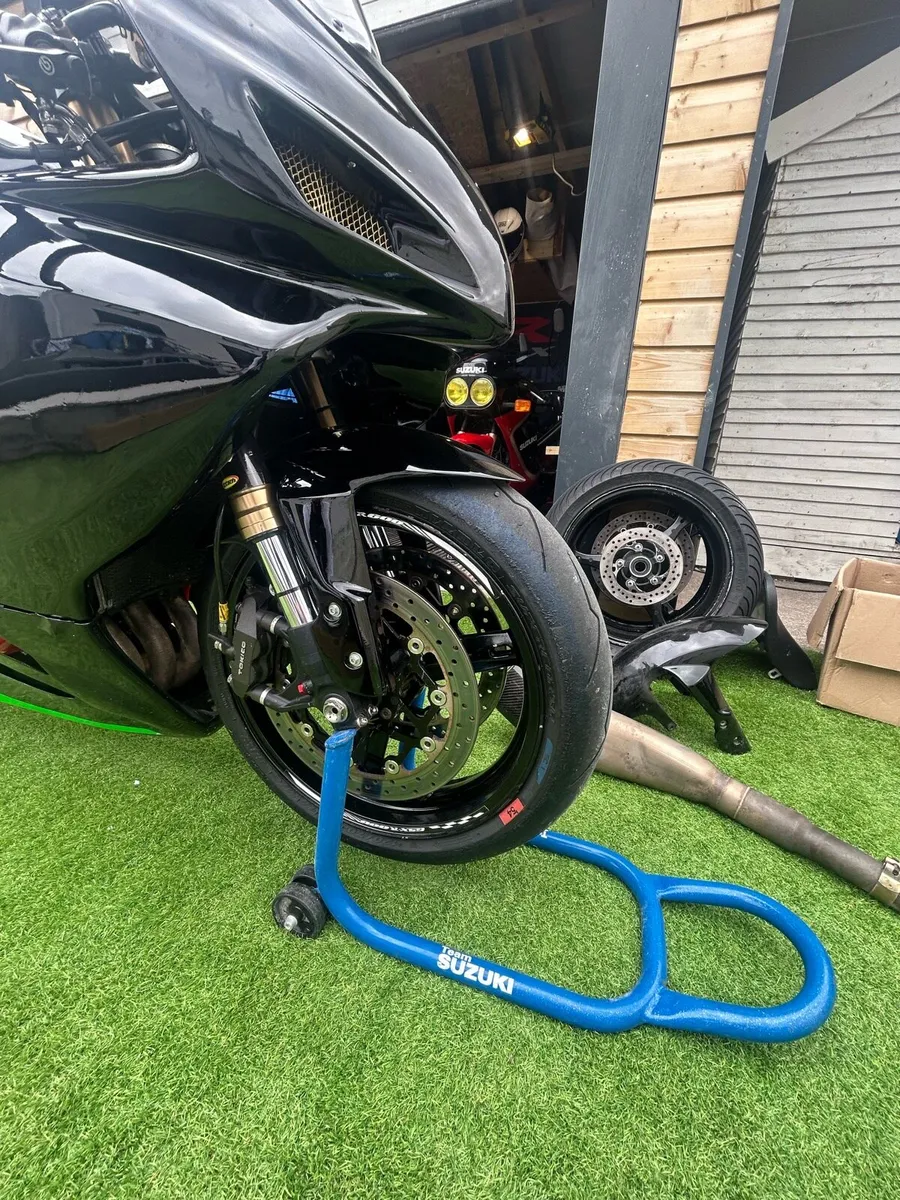 Suzuki gsxr 600 k7 - Image 2