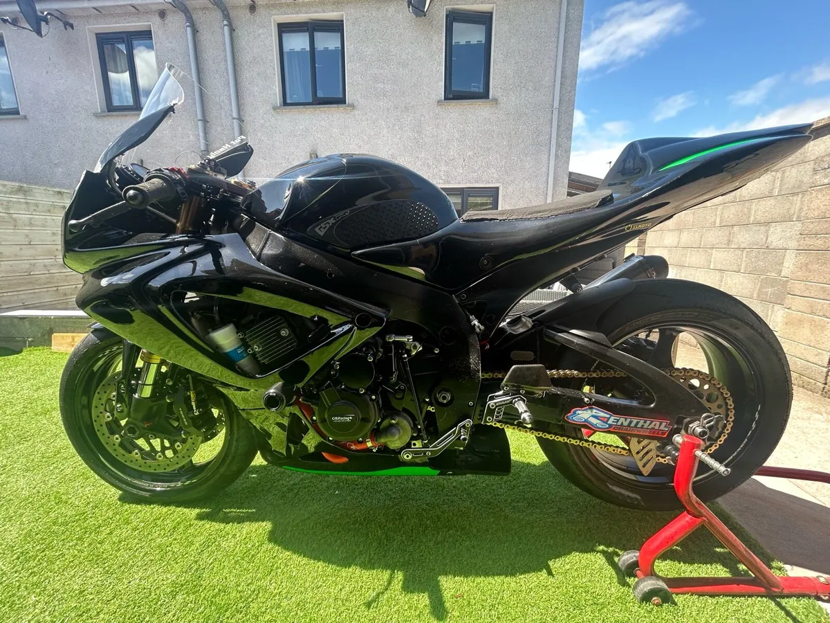 Suzuki gsxr 600 k7 - Image 3