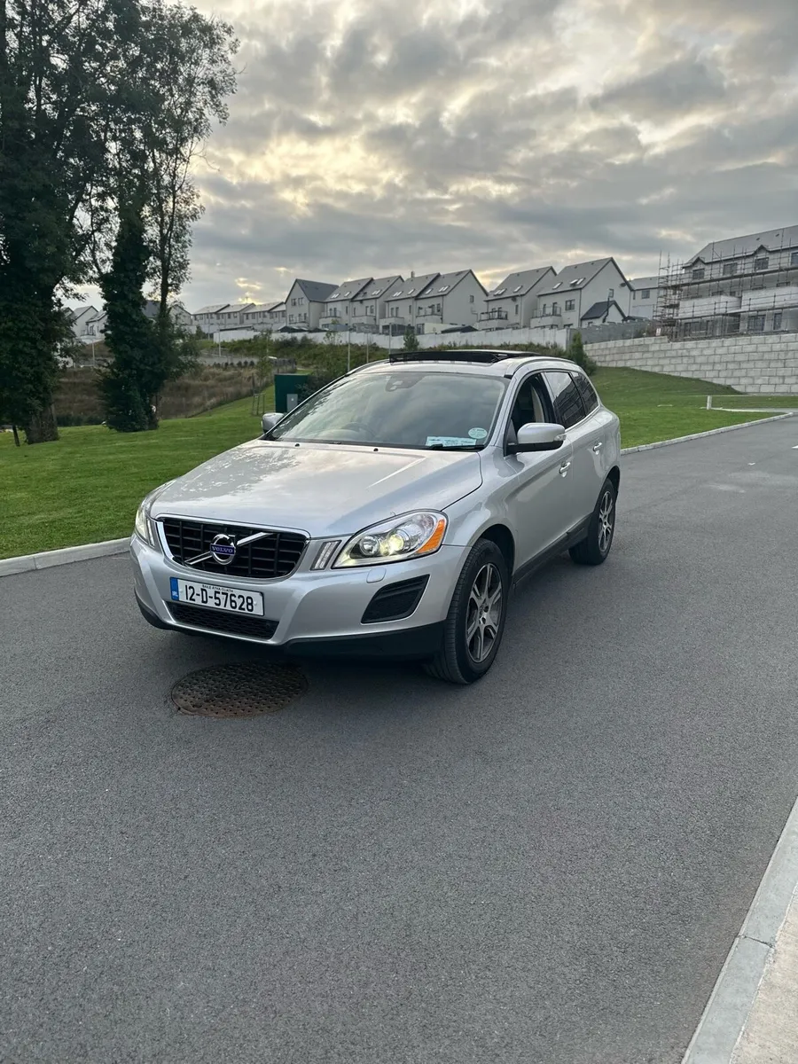 Volvo xc60 2012 - Image 2