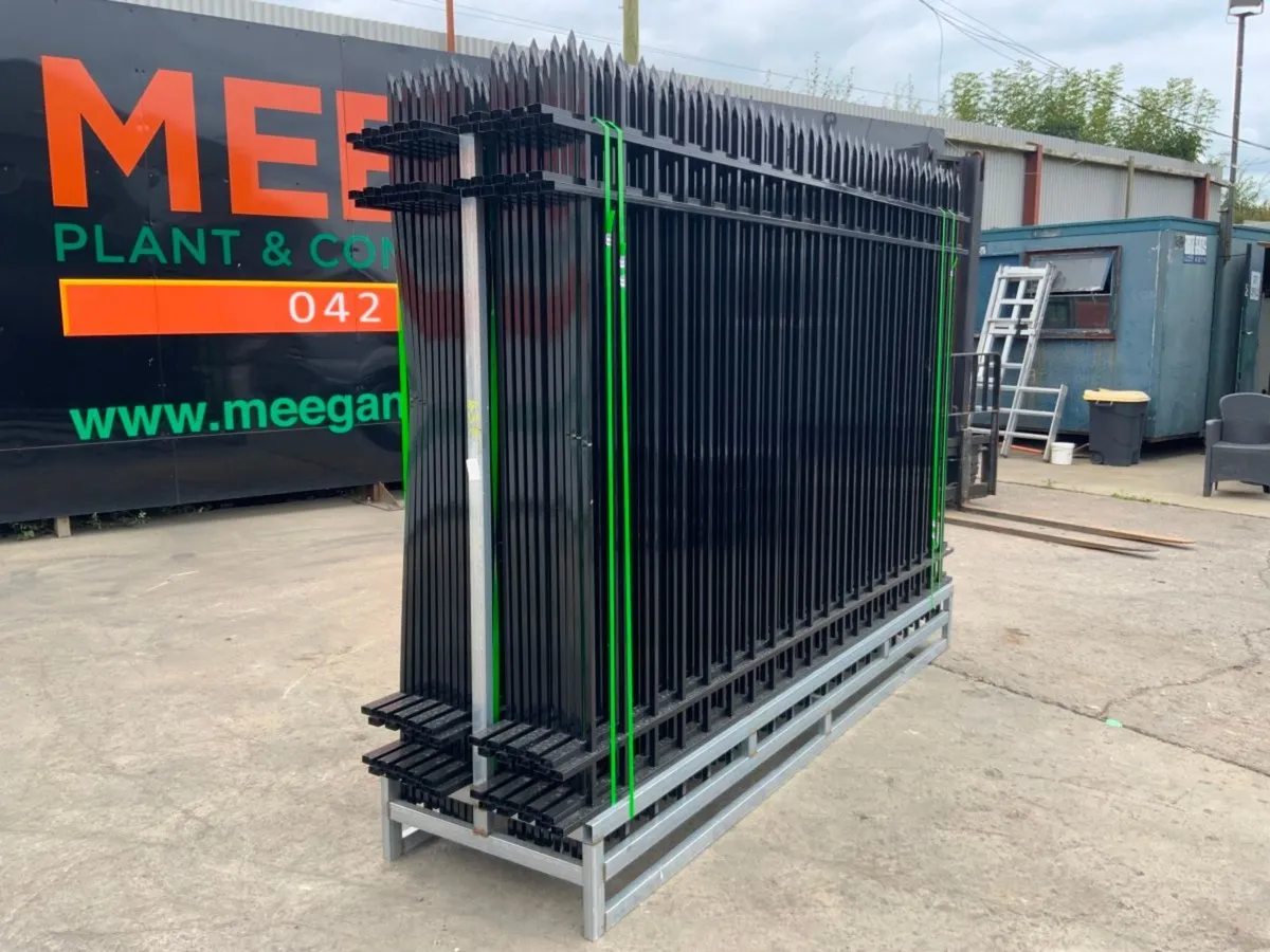 ARROW TOP METAL RAILING & POSTS.......35w.. - Image 2