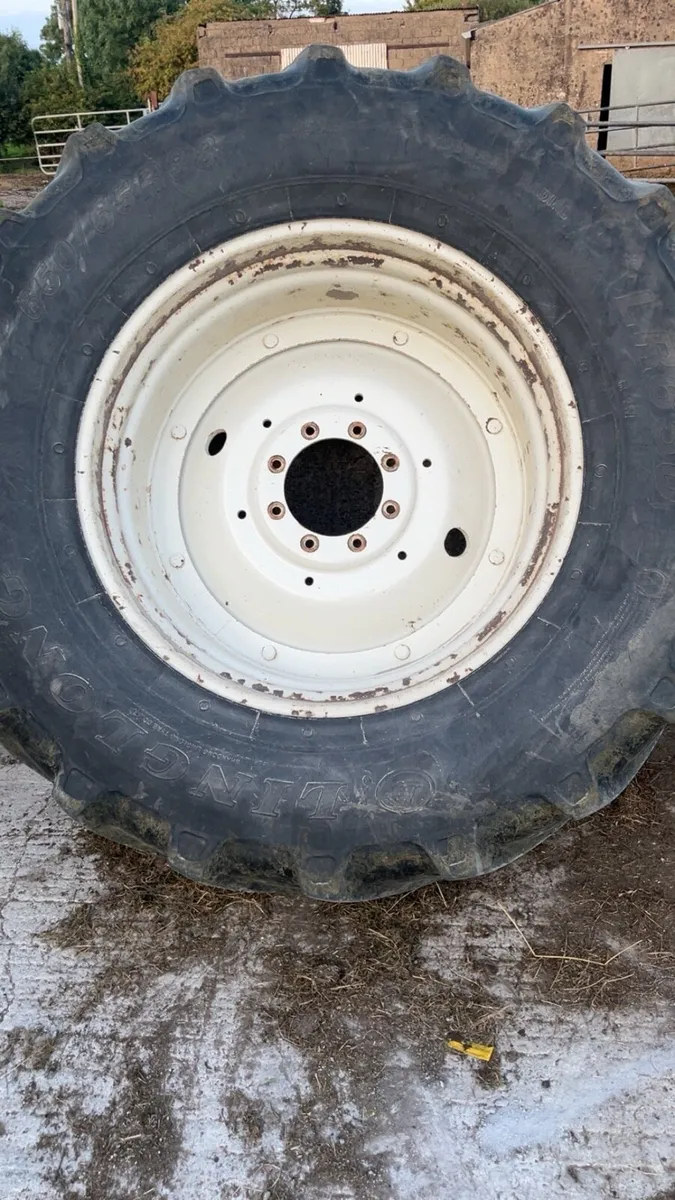 Newholland T7 rims and tryes - Image 1