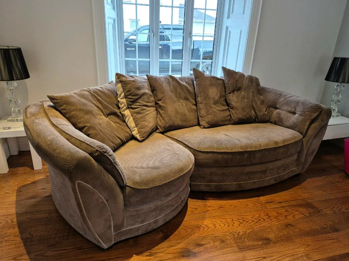 Swivel chair 3 piece suite table and chairs bath - Image 2