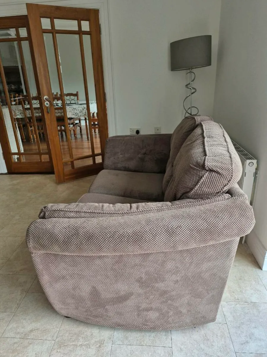 Swivel chair 3 piece suite table and chairs bath - Image 3