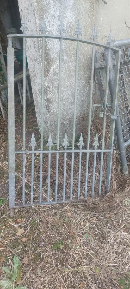 Galvanised metal fencing - Image 2