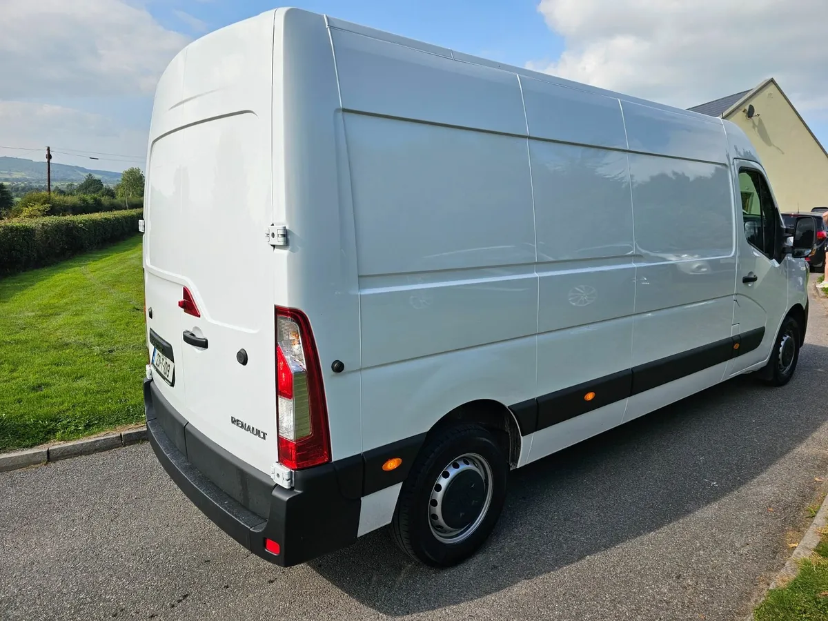Renault Master 2023 - Image 2