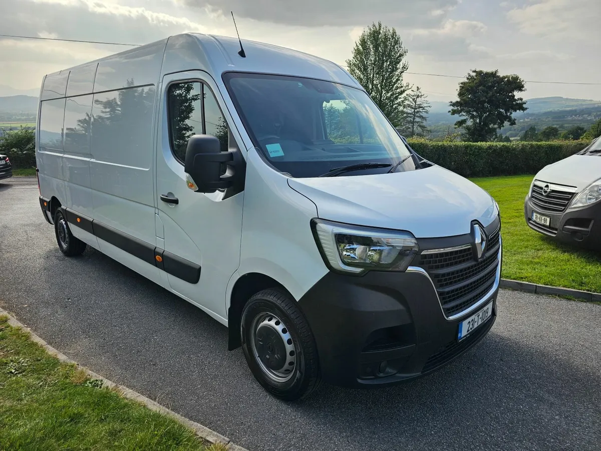 Renault Master 2023 - Image 1