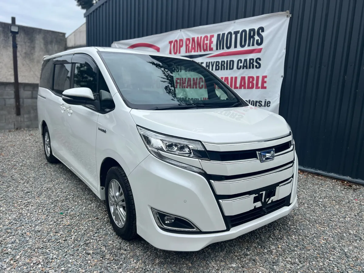 Toyota Noah **2019** - Image 1