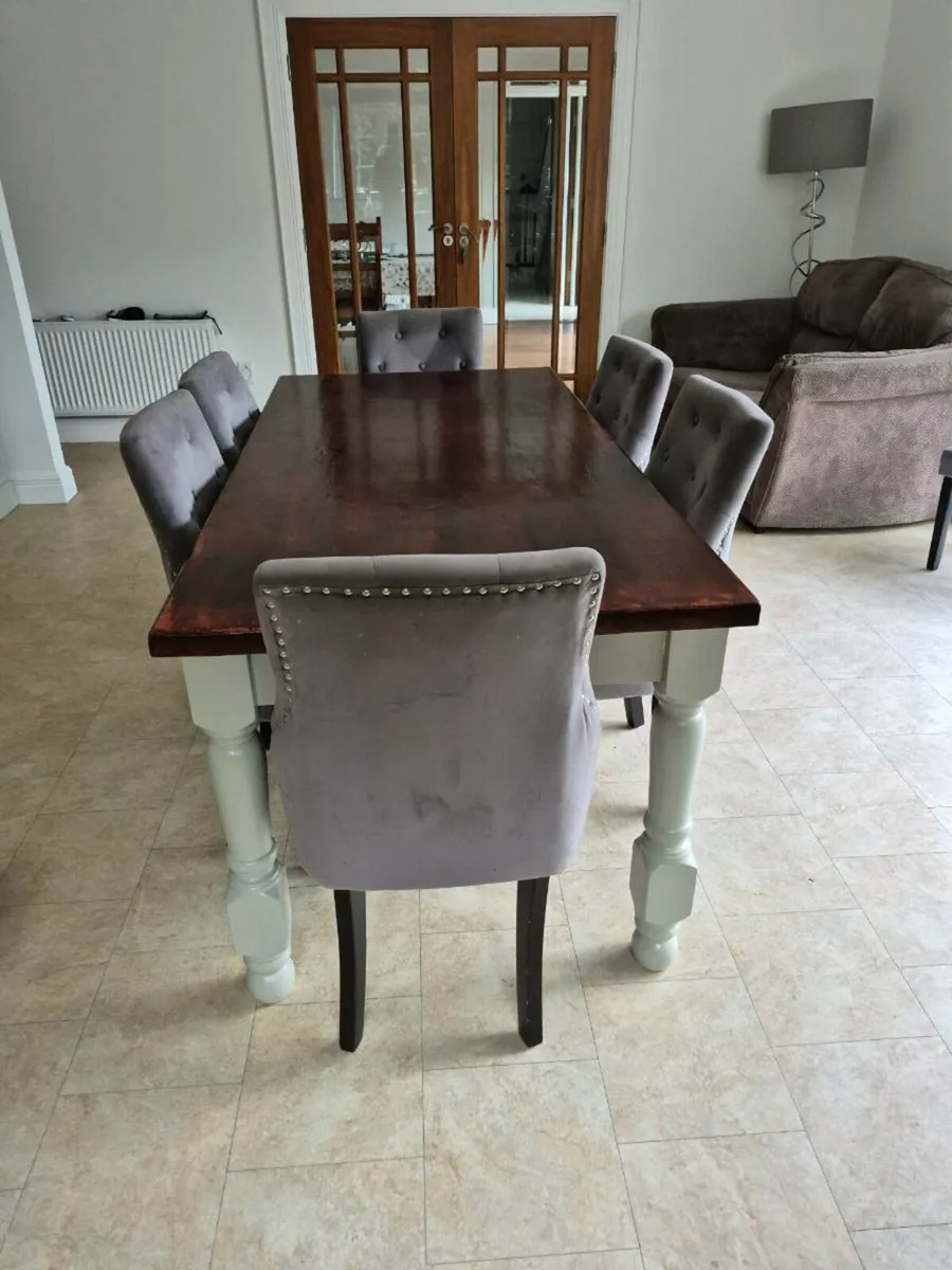 Table and 8 chairs - Image 3