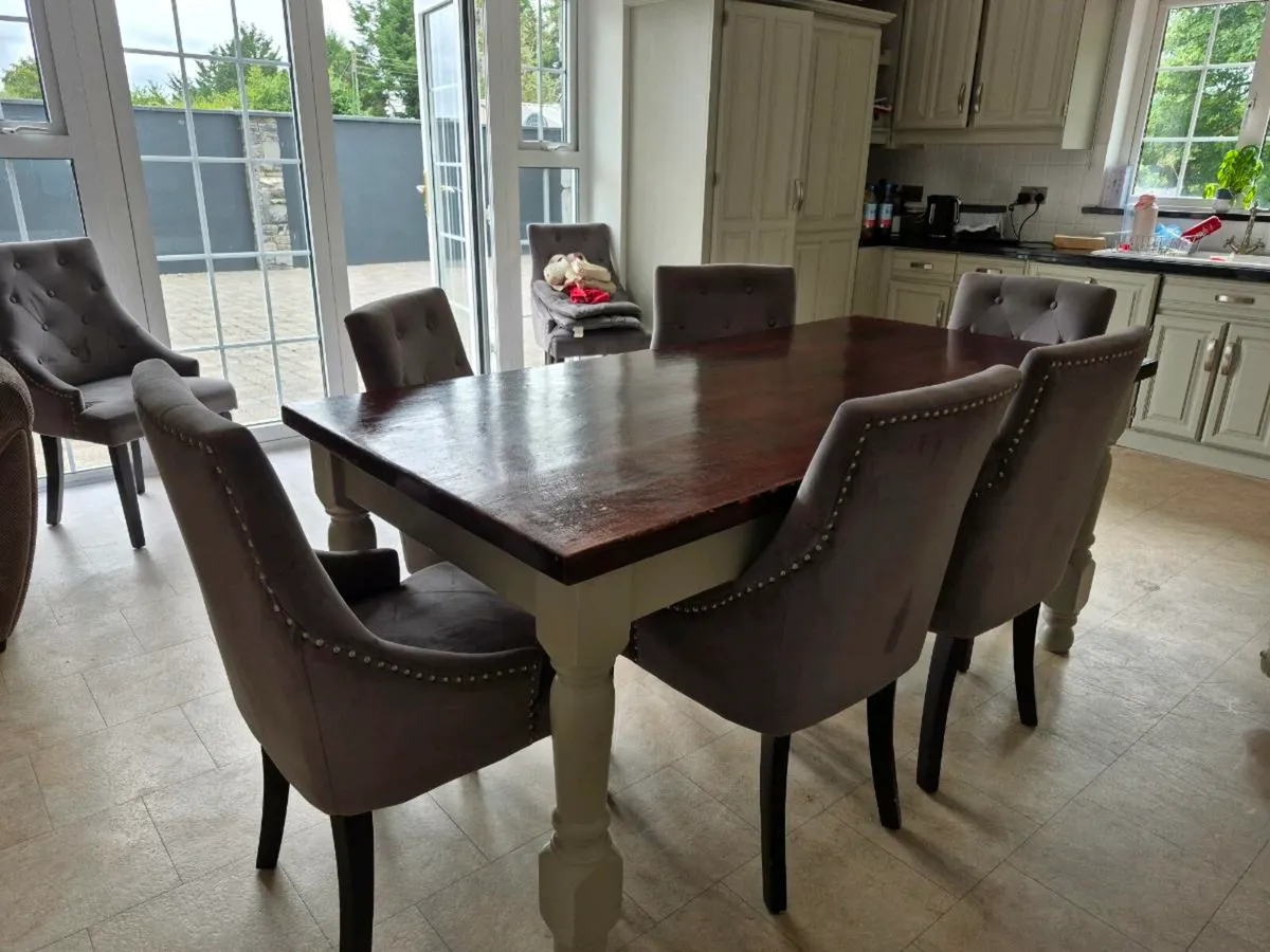 Table and 8 chairs - Image 4