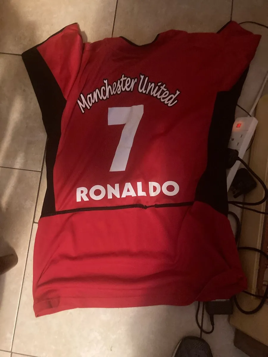 Manchester United jersey - Image 2