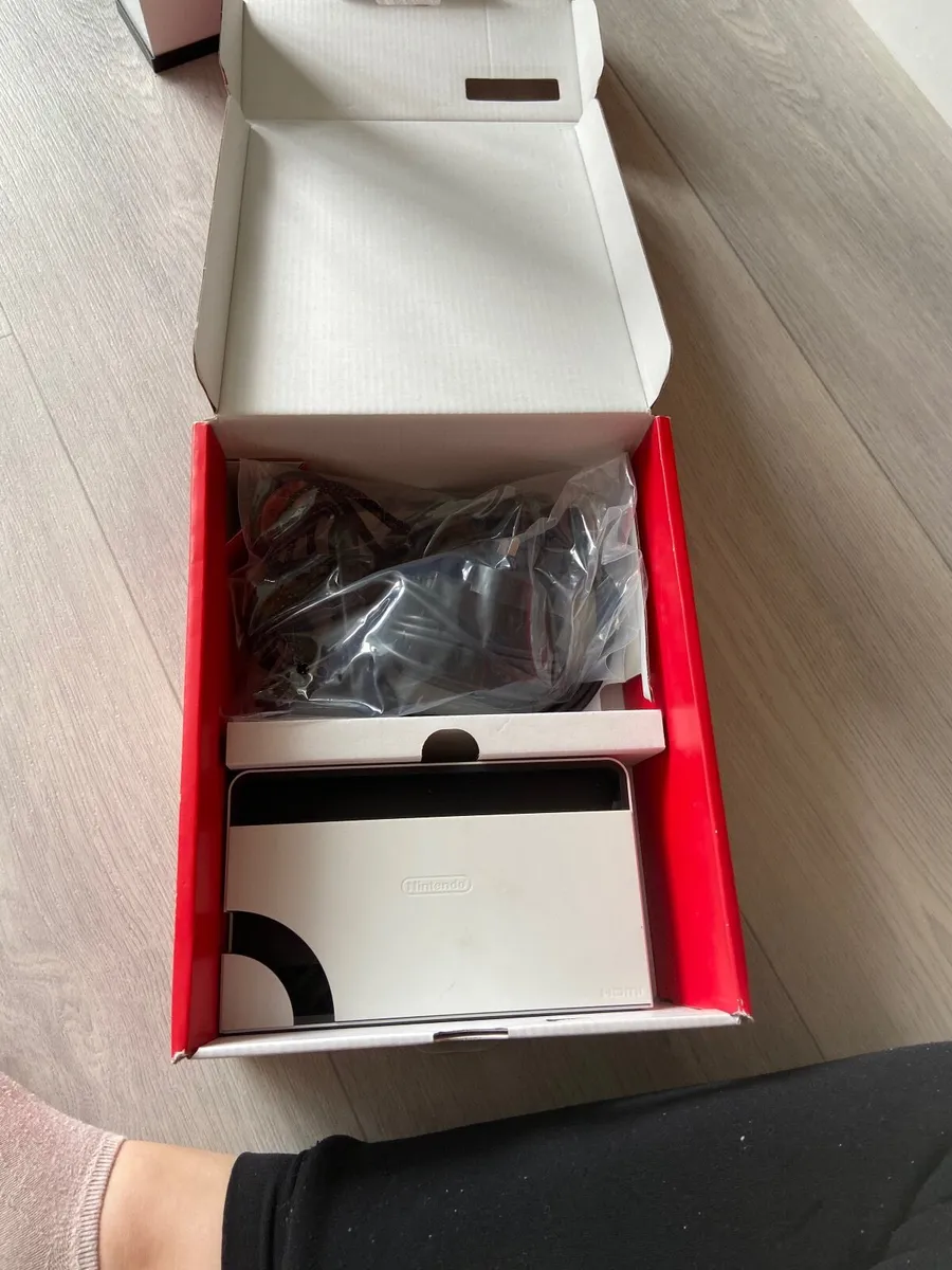 Nintendo switch - Image 2