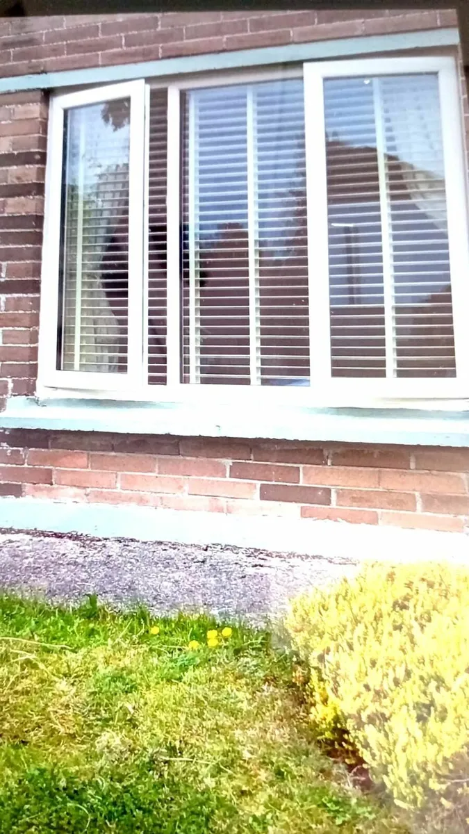 New Hillarys Cream Blinds – Cost €1,500, Sell €500 - Image 3