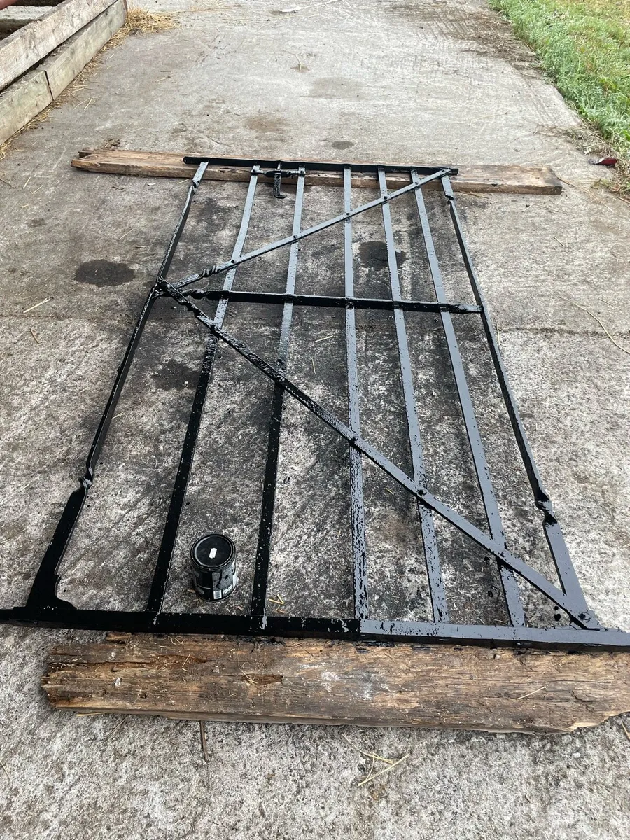 Iron gate - Image 2