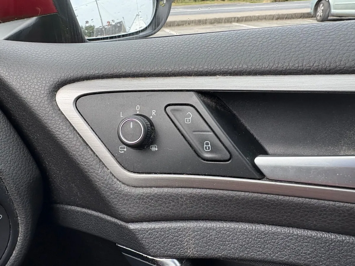 Volkswagen Golf 2015 - Image 2