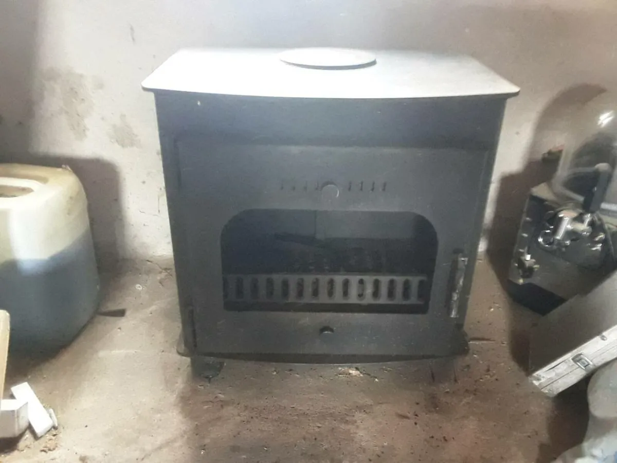 Stove with back boiler - Image 1