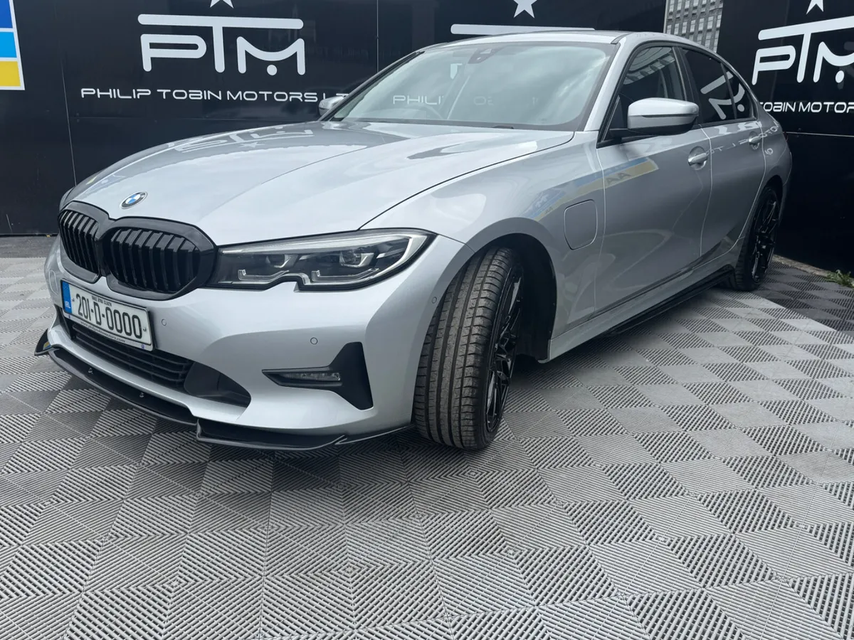 BMW 330e SE Pro G20 Auto 288HP - Image 4