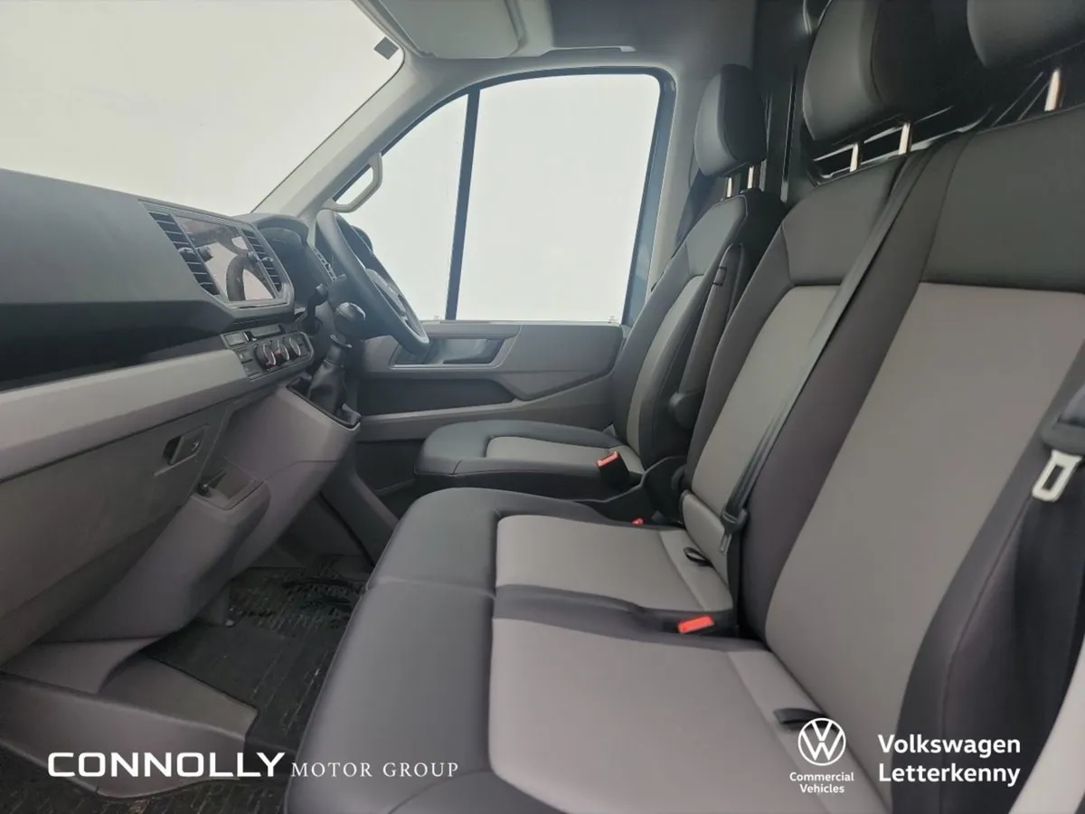 Volkswagen Crafter Crafter 30 MWB 140BHP M - Image 4