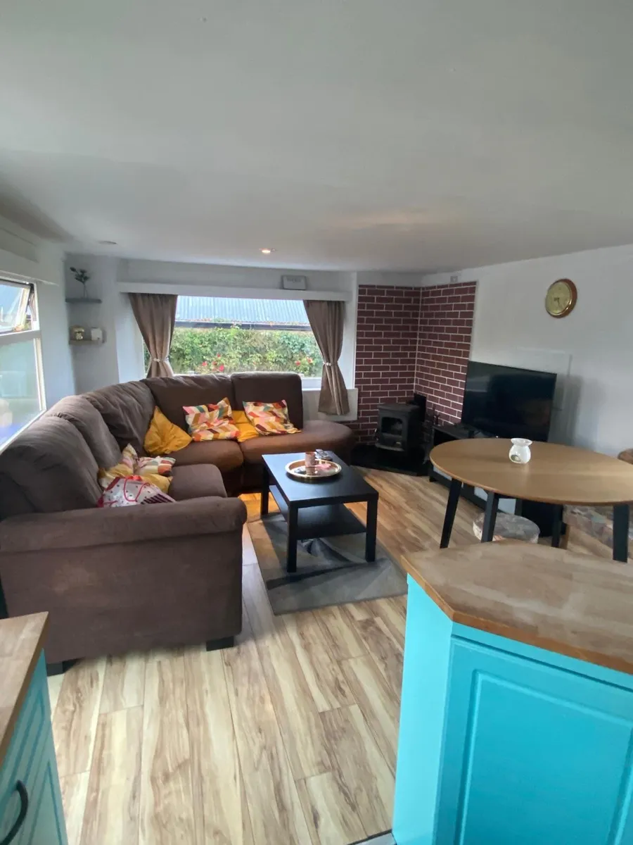 36x12ft Mobile Home - 2 Bed, En-suite, Solid Fuel - Image 2