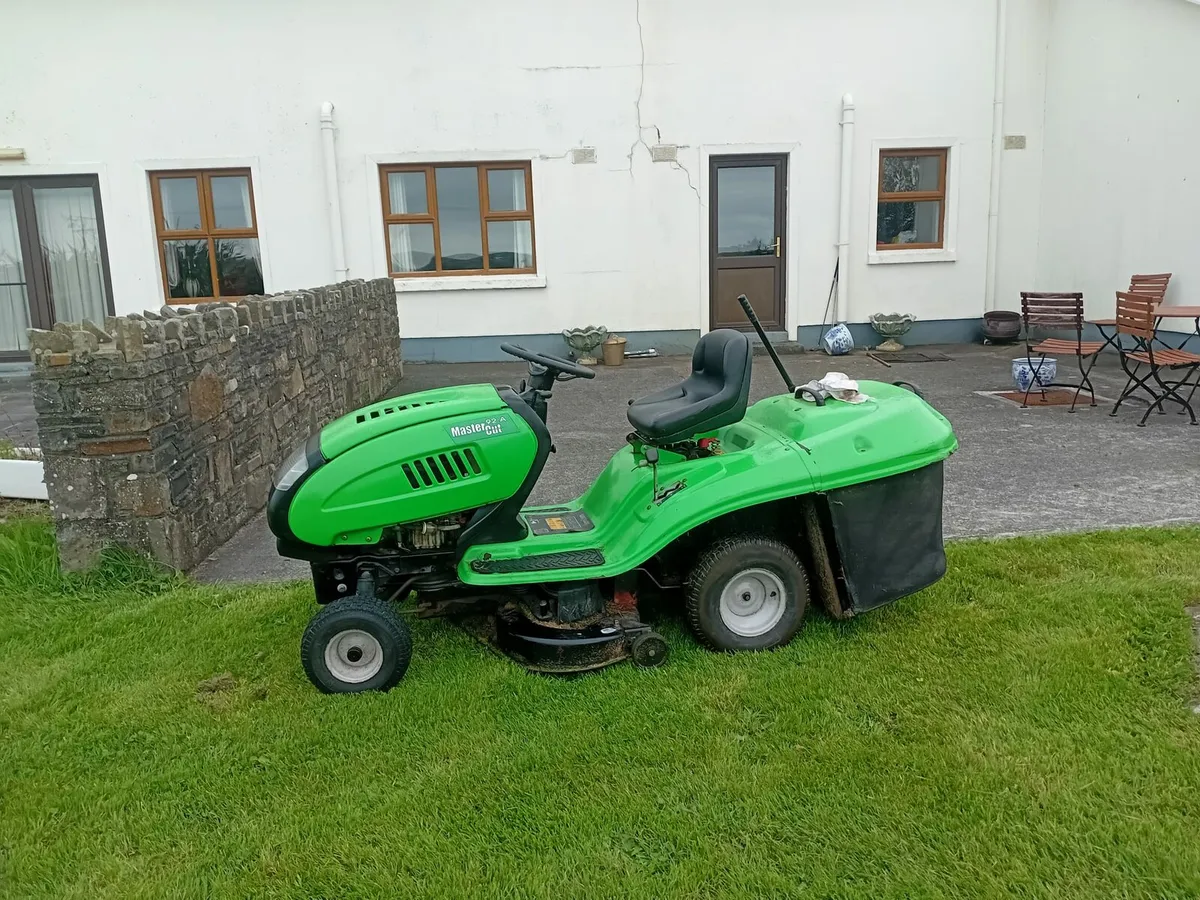Rideon lawnmower - Image 1