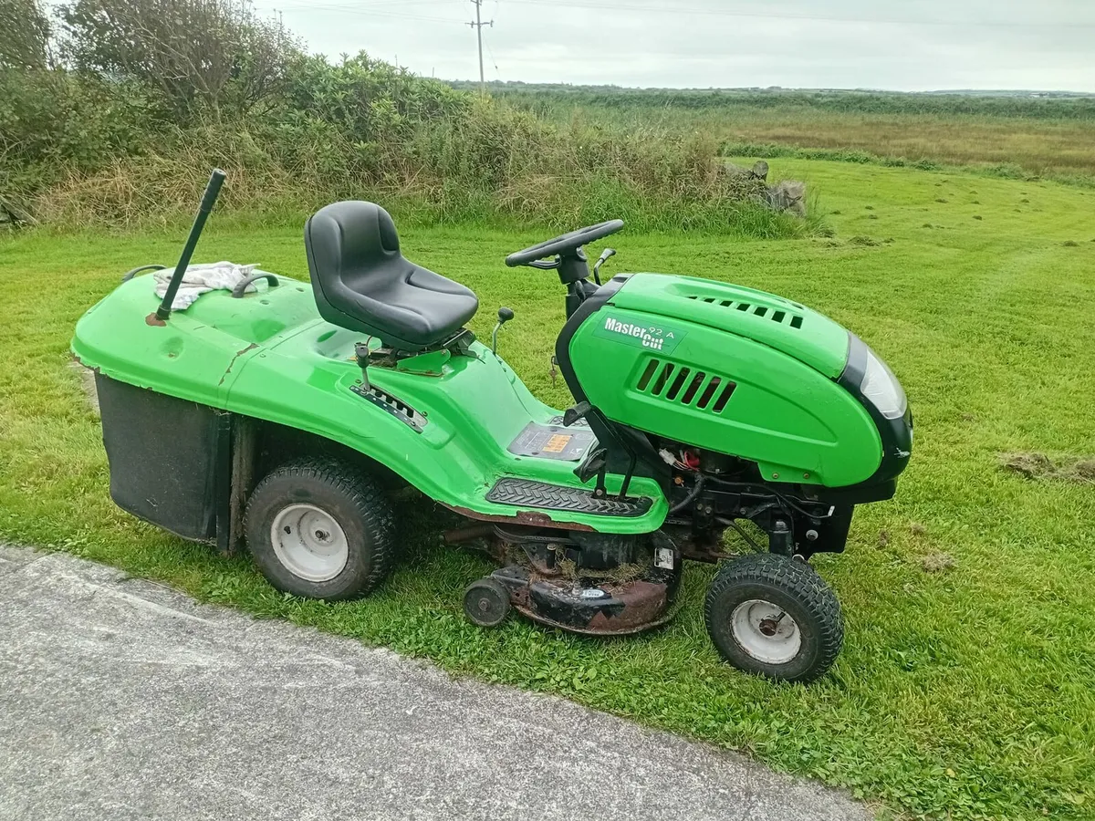 Rideon lawnmower - Image 3