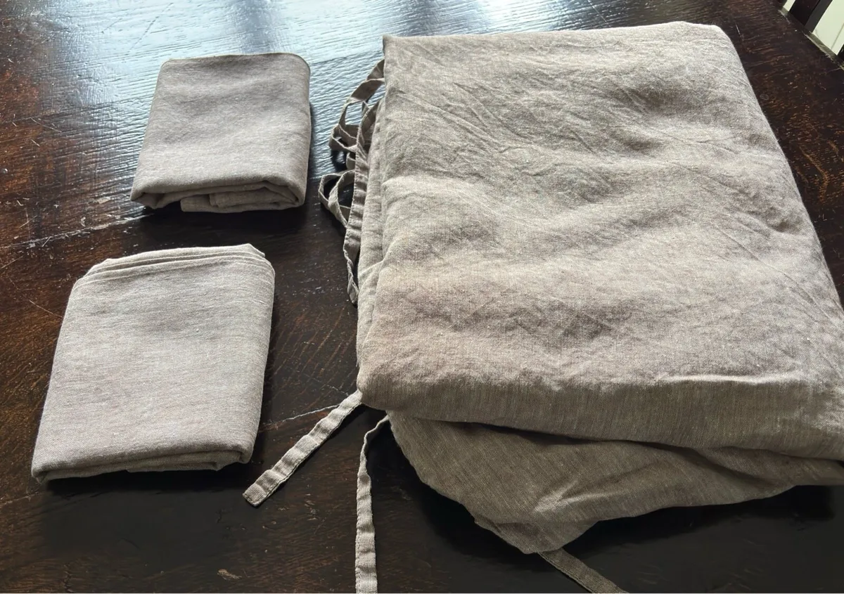 NEW: LINEN SUPER KiNG DUVET + 2 LINEN PILLOWCASES - Image 3
