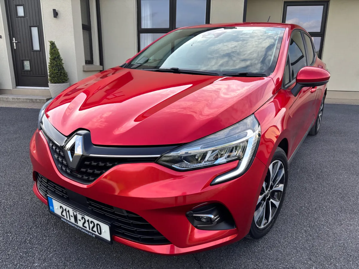 2021 (211)Renault Clio Iconic 1.0 Petrol 5Dr 52KMS - Image 1