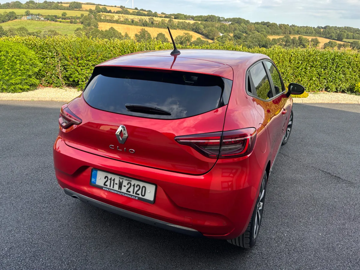 2021 (211)Renault Clio Iconic 1.0 Petrol 5Dr 52KMS - Image 3