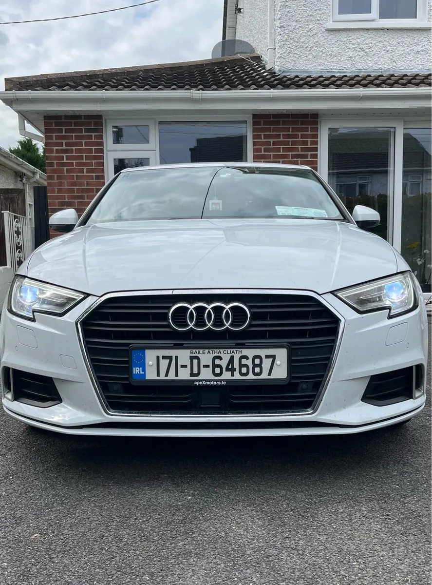 Audi A3 S-Tronic - Image 1