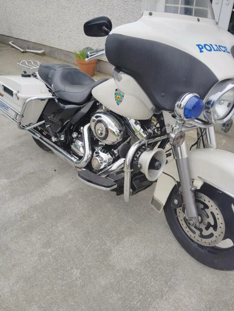 Motorcycle - Image 3