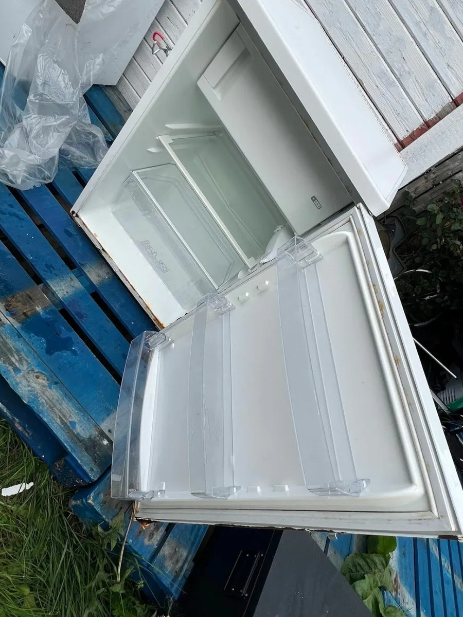 Zanussi Fridge Frezeer Camping Fridge Locker - Image 1