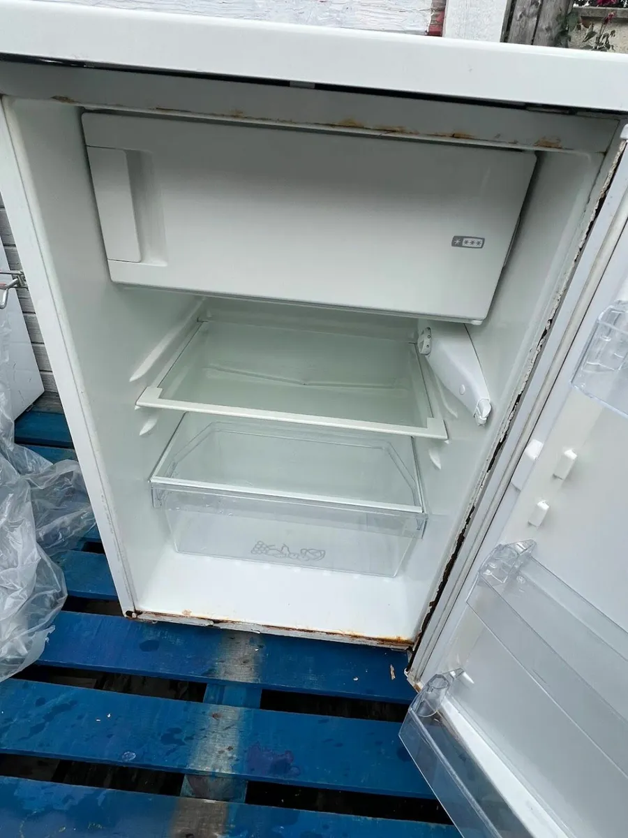 Zanussi Fridge Frezeer Camping Fridge Locker - Image 3