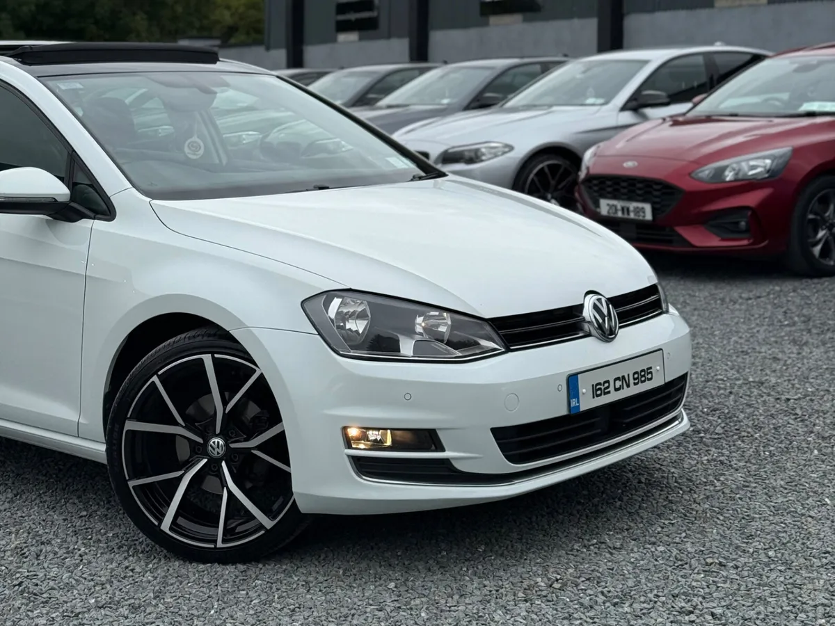 VOLKSWAGEN GOLF PAN ROOF - Image 4