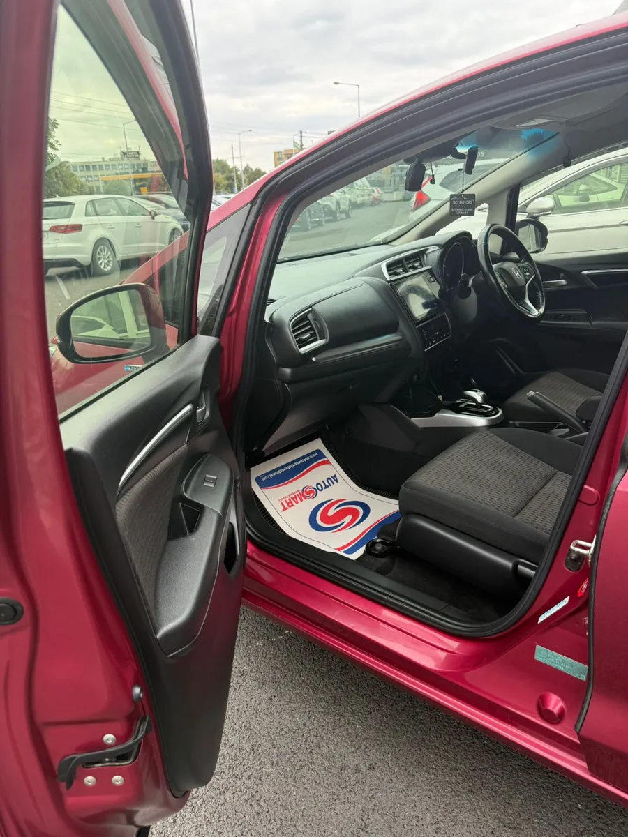2018 Honda Fit 1.5 Petrol Hybrid ,Leather Package - Image 4