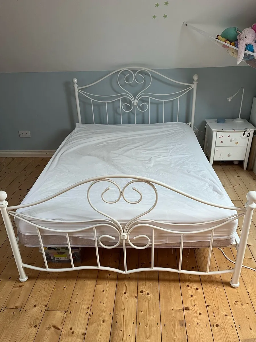 Double Bed
