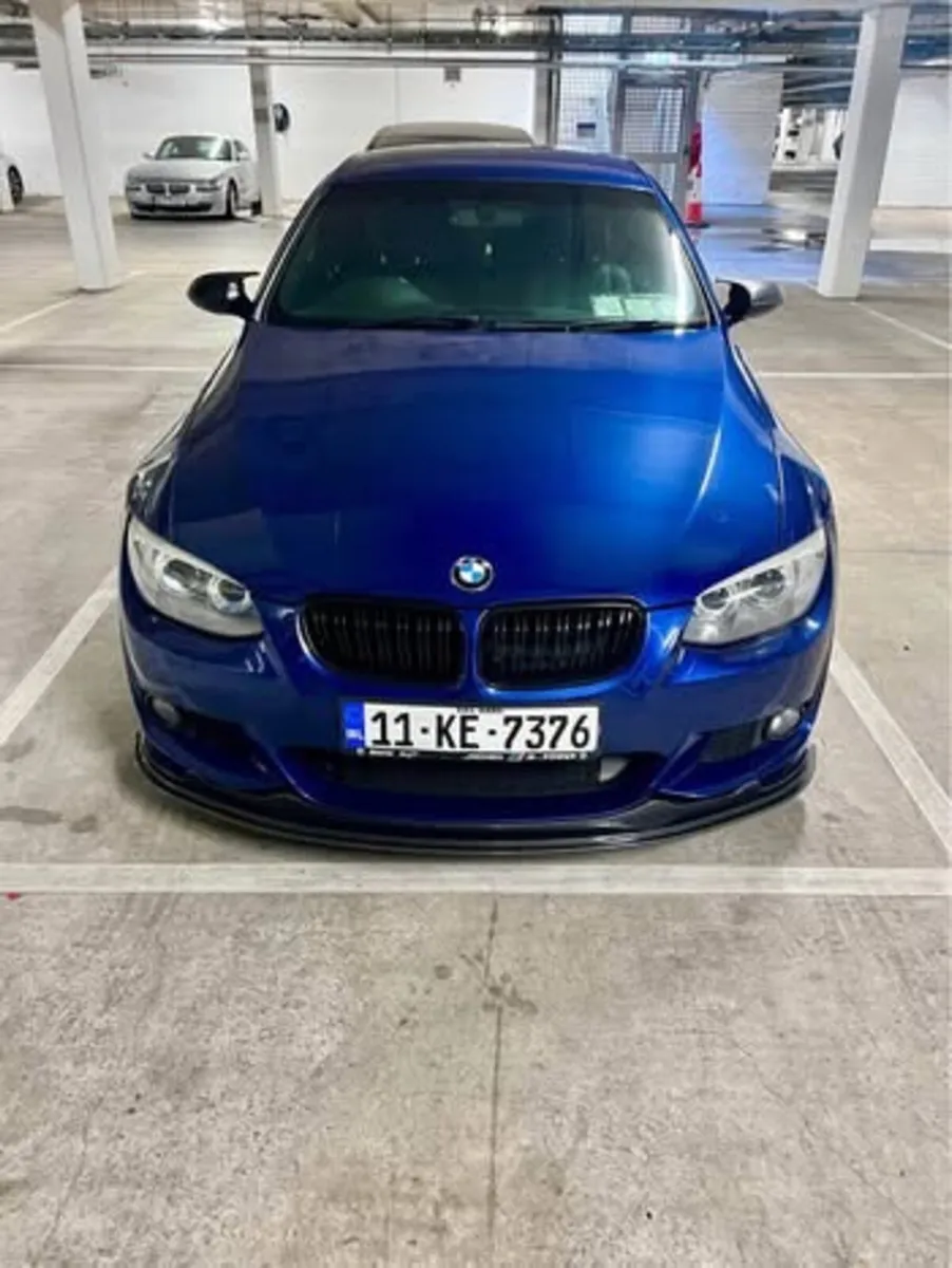 BMW 3-Series 2011 - Image 1