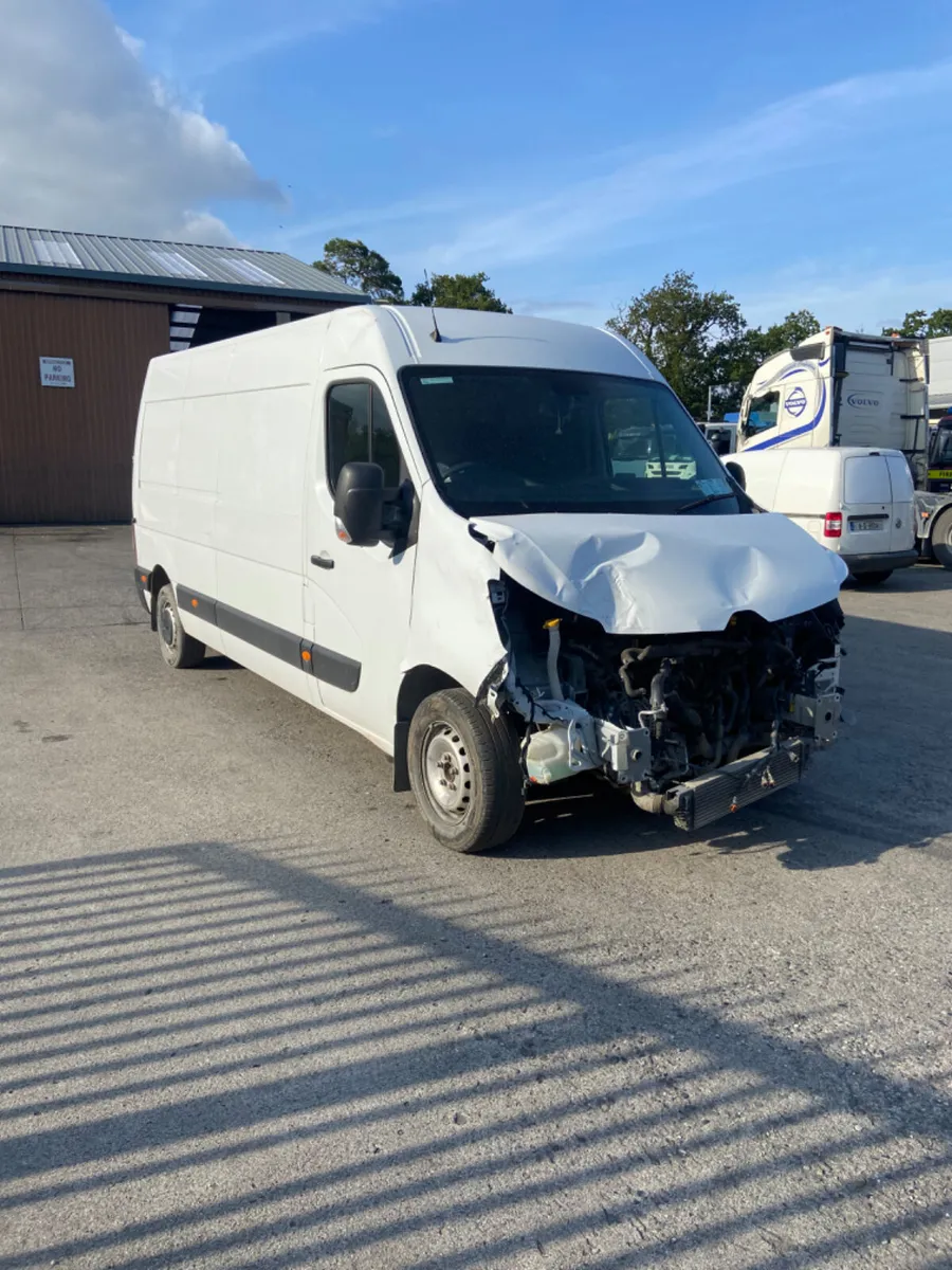2022 Renault master - Image 1