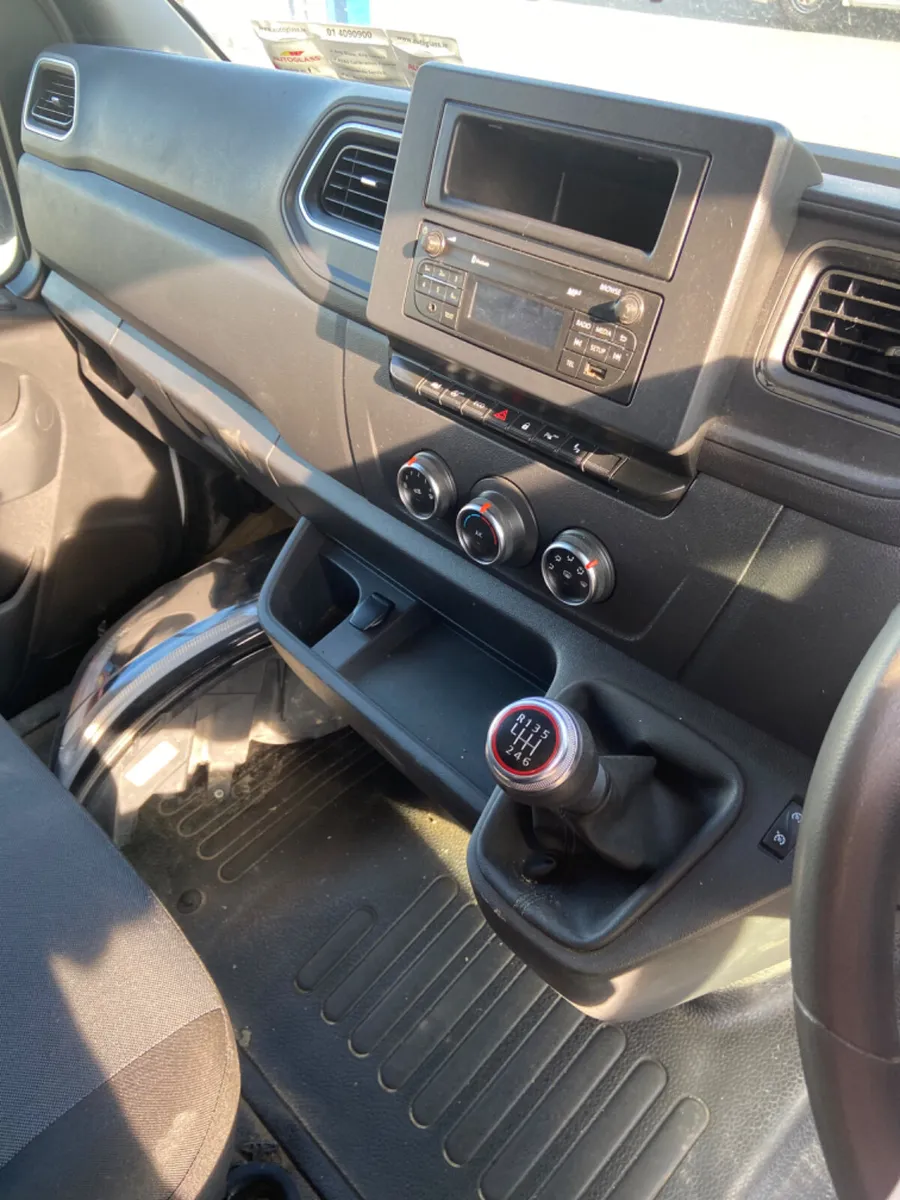 2022 Renault master - Image 3