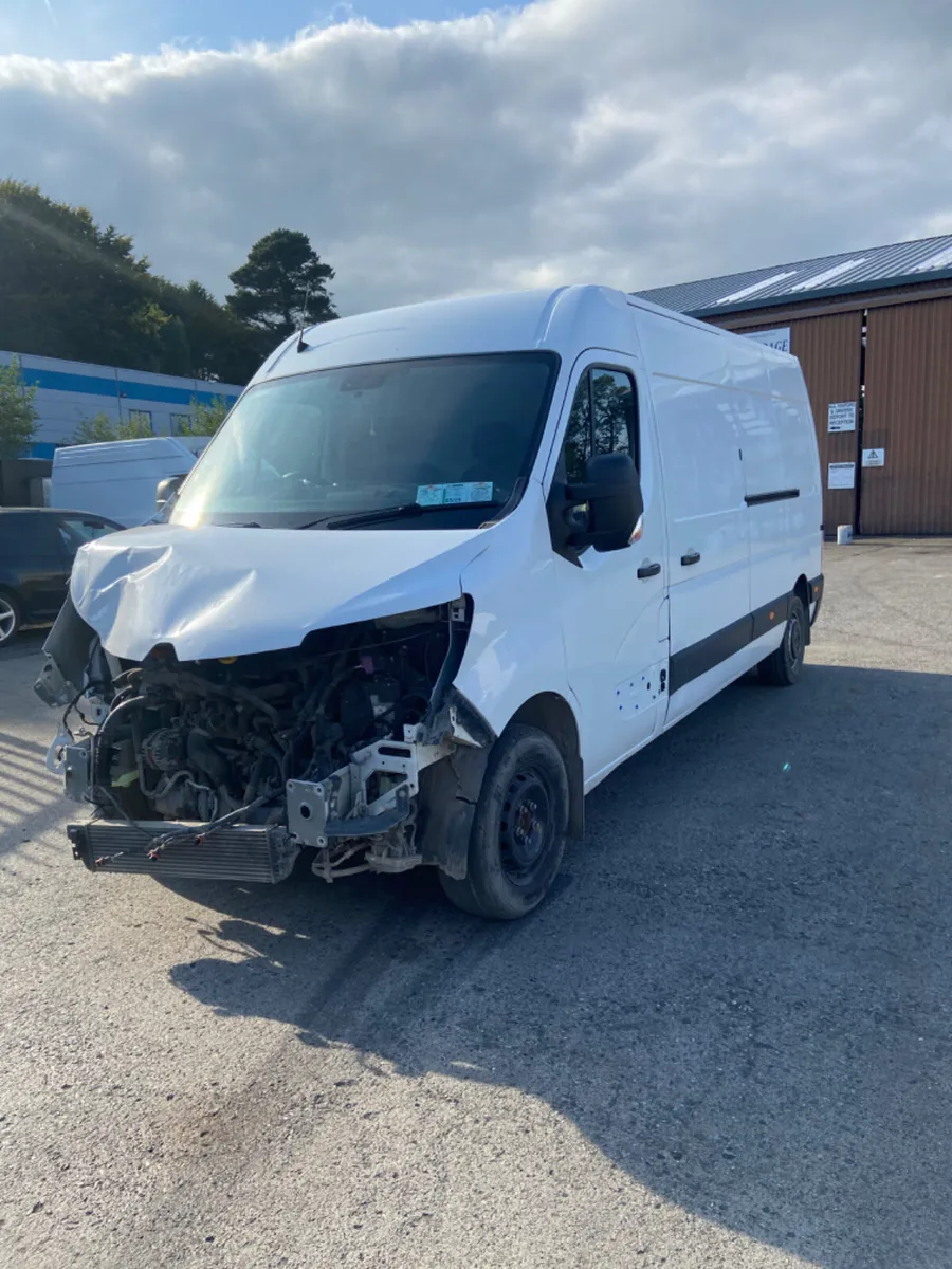 2022 Renault master - Image 2