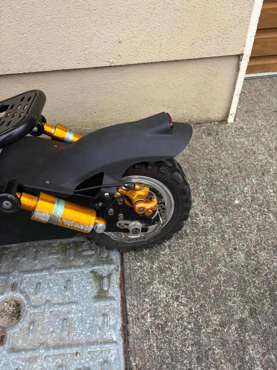 Electric scooter - Image 3