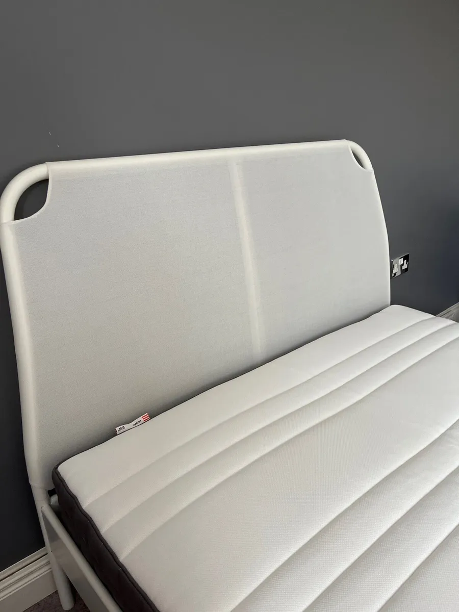 Double bed frame and mattress - Image 4