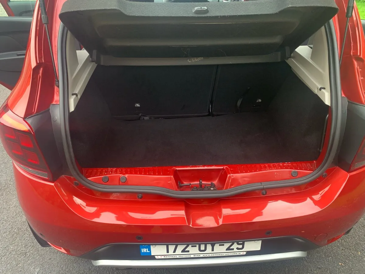 2017Dacia Sandero Stepway Petrol - Image 4