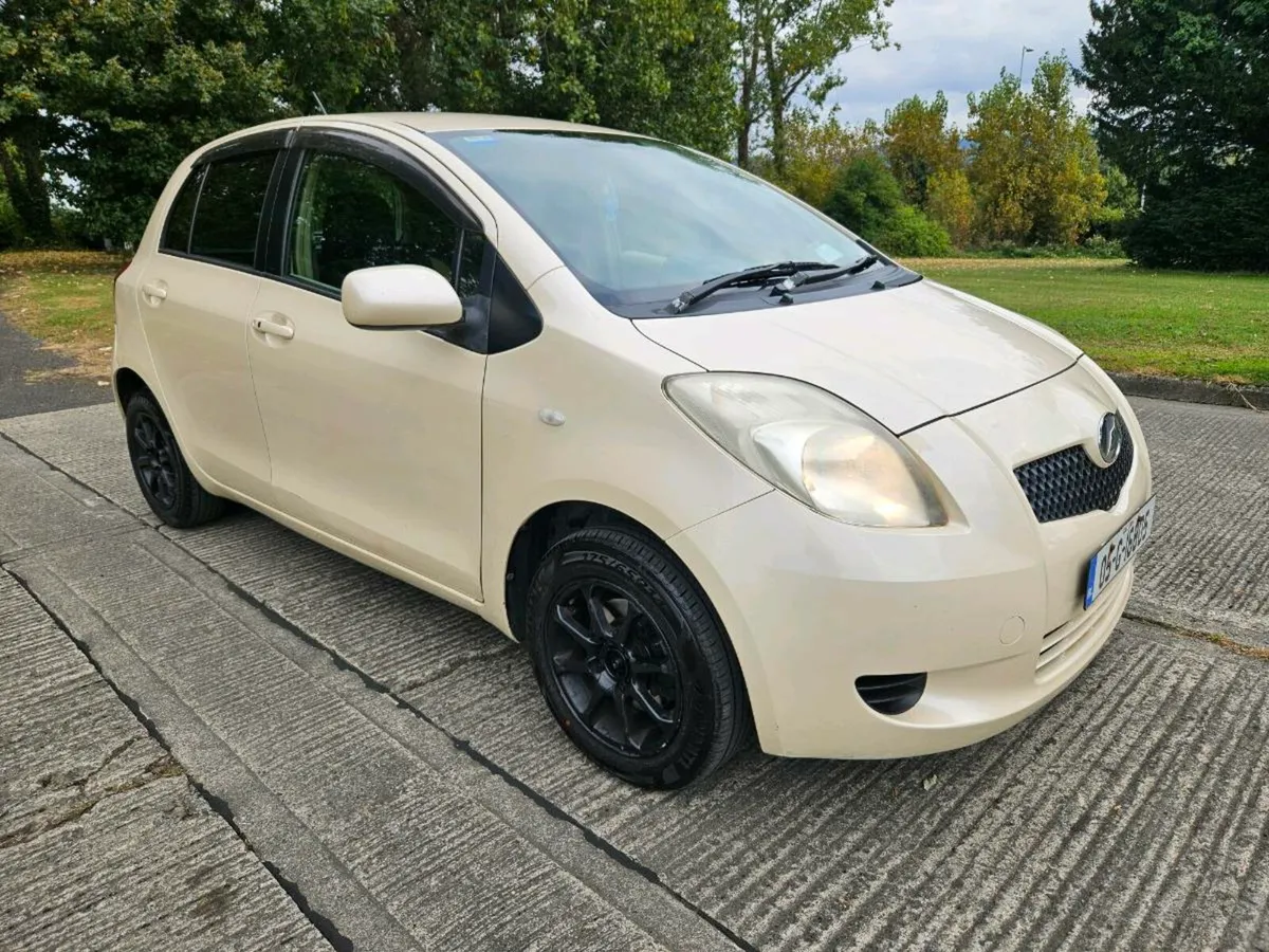 2005 VITZ , 1.0 AUTOMATIC - Image 1