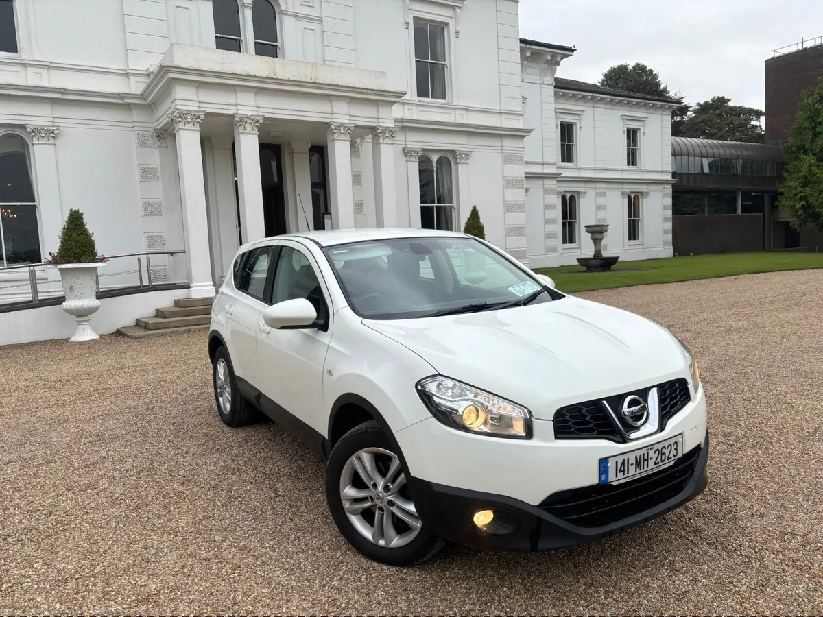 2014 Nissan Qashqai  1.5 DCI 110 6 speed high spec - Image 1