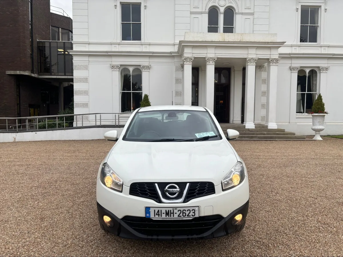 2014 Nissan Qashqai  1.5 DCI 110 6 speed high spec - Image 3