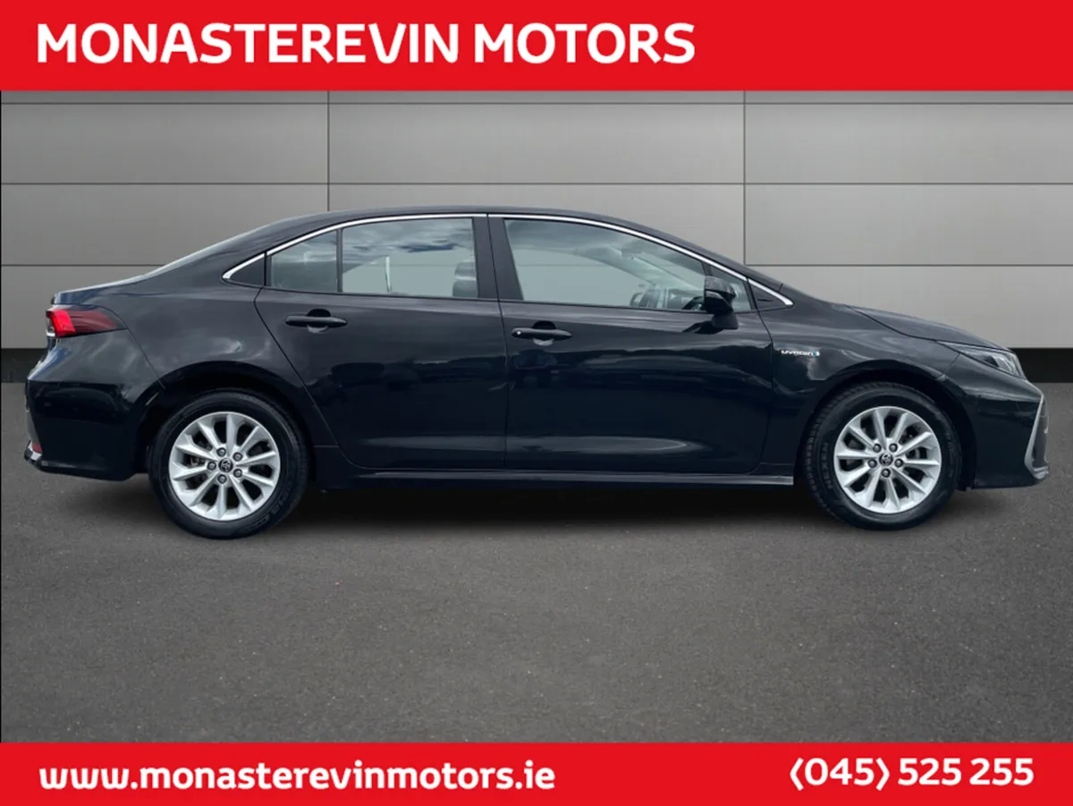 Toyota Corolla HYB LUNA SALOON 4DR AUTO - Image 3